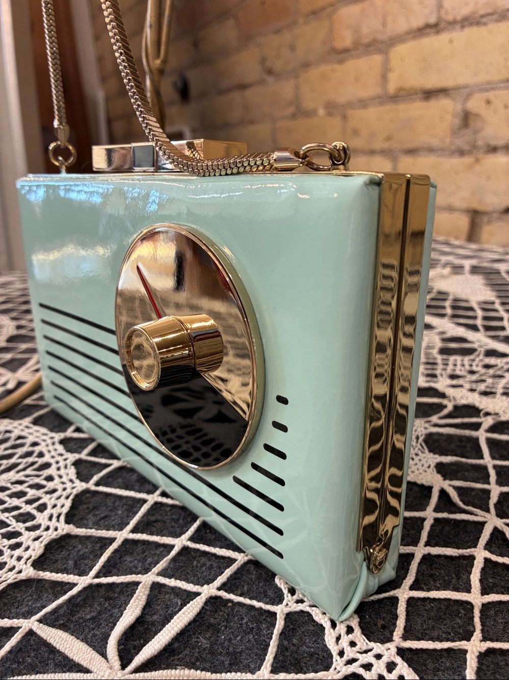 Kate Spade Retro Radio Mint Green Patent Box Clutch/Shoulder Bag Gold Hardware - Picture 4 of 10